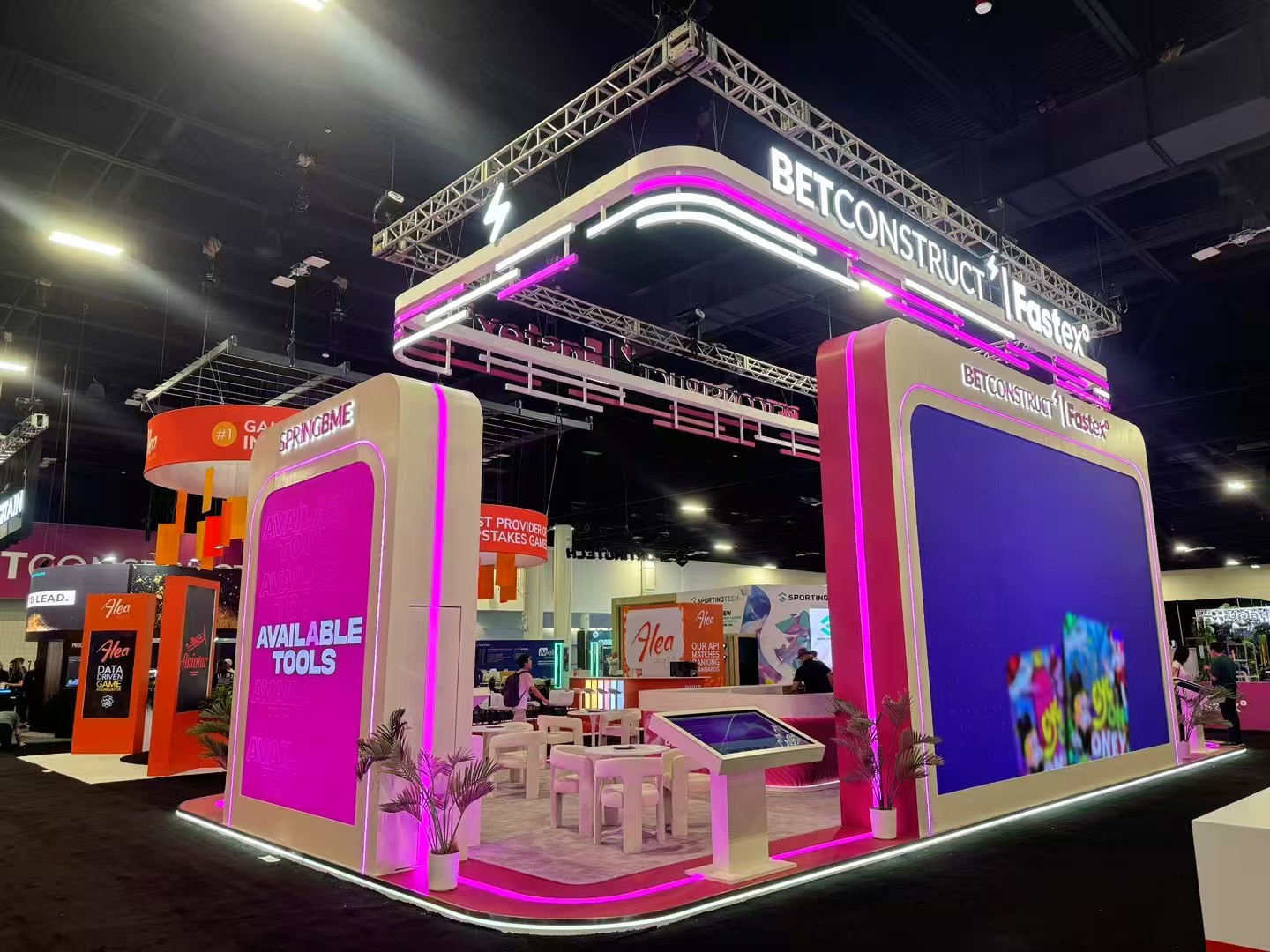 Custom trade show booth by ET Expo for Fastex
